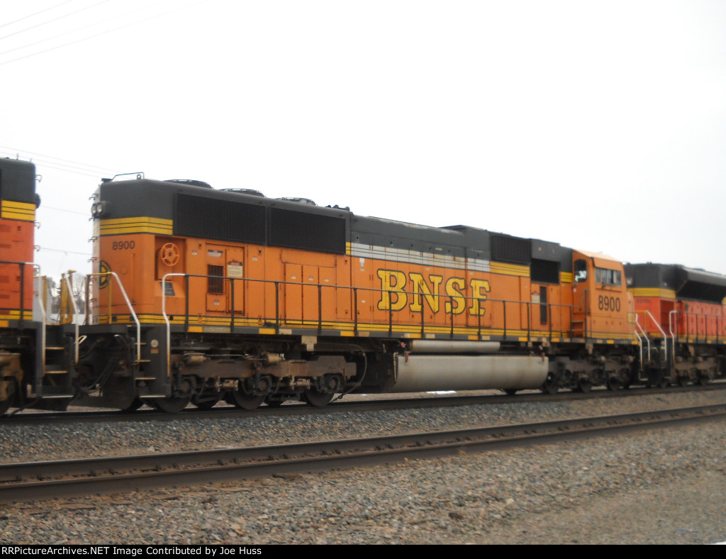 BNSF 8900